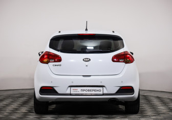 Подержанный автомобиль Kia Ceed Hatchback 2012 года (6 фото)