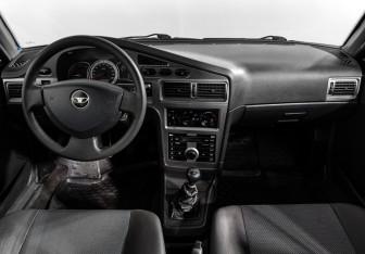 Подержанный автомобиль Daewoo Nexia Sedan 2012 года (14 фото)