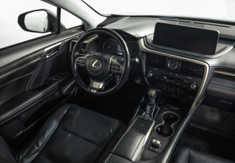 Подержанный автомобиль Lexus RX 2019 года (9 фото)