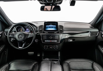 Подержанный автомобиль Mercedes-Benz GLE 2016 года (12 фото)