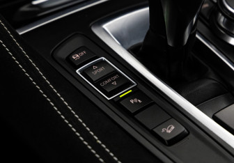 Подержанный автомобиль BMW X6 2018 года (23 фото)