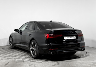 Подержанный автомобиль Audi A6 Sedan 2018 года (7 фото)