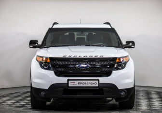 Подержанный автомобиль Ford Explorer 2014 года (2 фото)