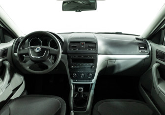 Подержанный автомобиль Skoda Yeti 2013 года (13 фото)