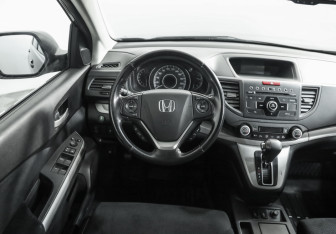 Подержанный автомобиль Honda CR-V 2013 года (11 фото)