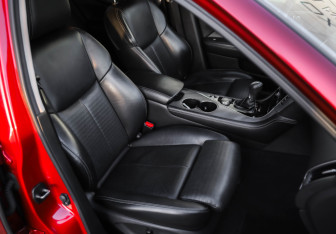 Подержанный автомобиль Infiniti Q50 2016 года (27 фото)