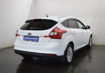 Подержанный автомобиль Ford Focus Hatchback 2013 года (5 фото)