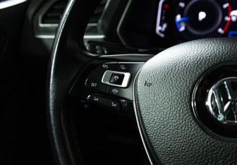 Подержанный автомобиль Volkswagen Tiguan 2020 года (15 фото)