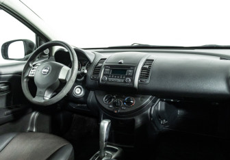 Подержанный автомобиль Nissan Note 2011 года (9 фото)