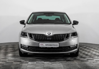 Подержанный автомобиль Skoda Octavia Liftback 2019 года (2 фото)