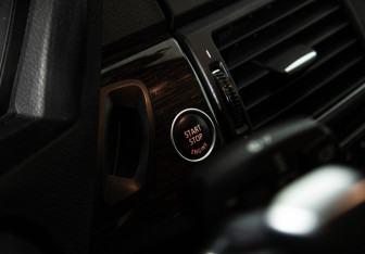 Подержанный автомобиль BMW X6 2009 года (19 фото)