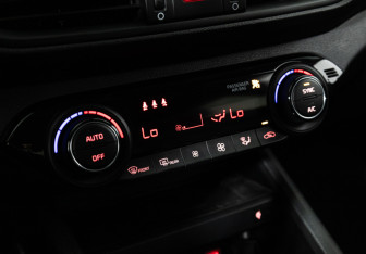 Подержанный автомобиль Kia K3 Sedan 2021 года (21 фото)