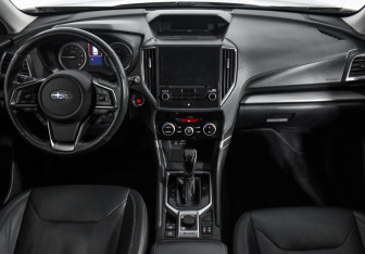 Подержанный автомобиль Subaru Forester Suv 2018 года (15 фото)