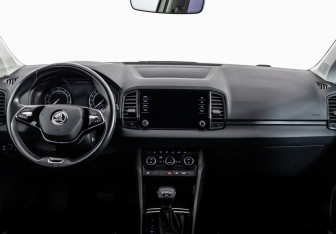 Подержанный автомобиль Skoda Karoq 2021 года (10 фото)