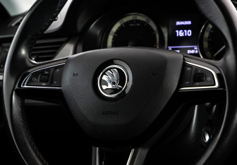 Подержанный автомобиль Skoda Rapid Liftback 2019 года (12 фото)