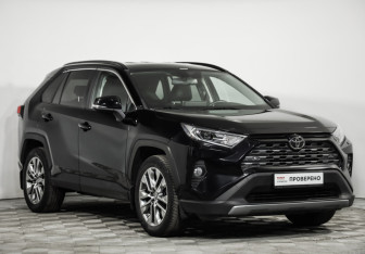 Подержанный автомобиль Toyota RAV4 2021 года (3 фото)