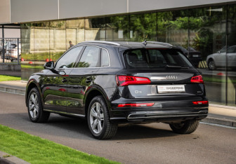 Подержанный автомобиль Audi Q5 2019 года (8 фото)