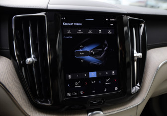 Подержанный автомобиль Volvo XC60 2021 года (17 фото)