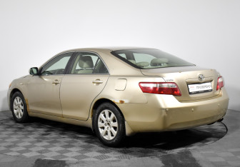 Подержанный автомобиль Toyota Camry Sedan 2007 года (7 фото)