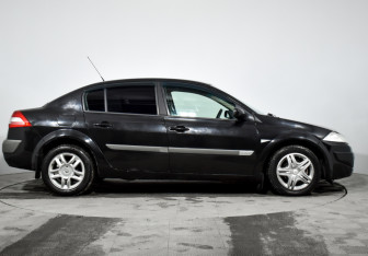Подержанный автомобиль Renault Megane Sedan 2006 года (4 фото)