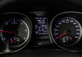 Подержанный автомобиль Hyundai Santa Fe 2012 года (12 фото)