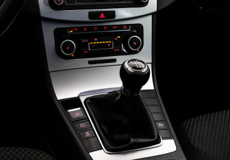 Подержанный автомобиль Volkswagen Passat Sedan 2011 года (13 фото)