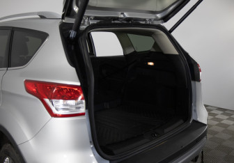 Подержанный автомобиль Ford Kuga 2013 года (24 фото)