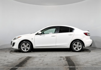 Подержанный автомобиль Mazda 3 Sedan 2011 года (8 фото)