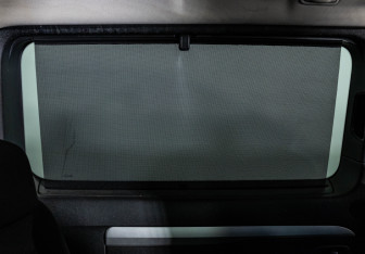 Подержанный автомобиль Peugeot Traveller 2019 года (24 фото)