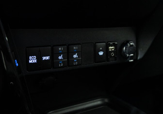 Подержанный автомобиль Toyota RAV4 2019 года (18 фото)