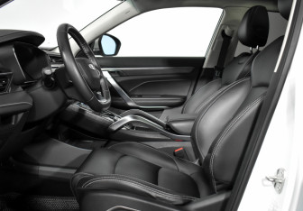 Подержанный автомобиль Geely Atlas Pro 2022 года (12 фото)