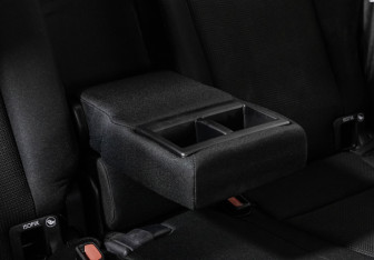 Подержанный автомобиль Toyota RAV4 2016 года (19 фото)