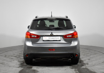 Подержанный автомобиль Mitsubishi ASX 2013 года (6 фото)
