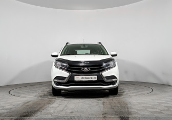 Подержанный автомобиль LADA (ВАЗ) XRAY 2017 года (2 фото)