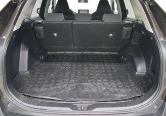 Подержанный автомобиль Toyota RAV4 2019 года (17 фото)