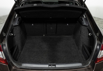 Подержанный автомобиль Skoda Octavia Liftback 2017 года (16 фото)