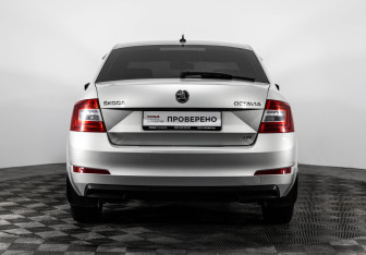 Подержанный автомобиль Skoda Octavia Liftback 2013 года (6 фото)