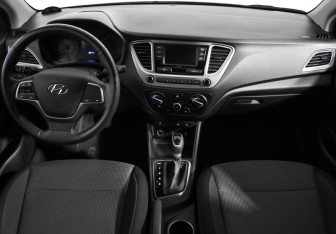Подержанный автомобиль Hyundai Solaris Sedan 2021 года (13 фото)