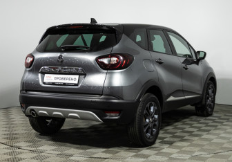 Подержанный автомобиль Renault Kaptur 2022 года (5 фото)