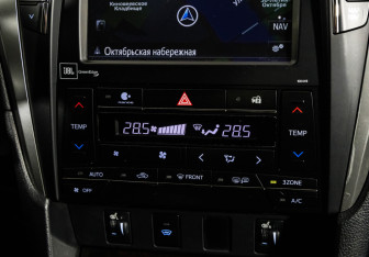 Подержанный автомобиль Toyota Camry Sedan 2015 года (17 фото)