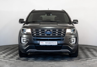 Подержанный автомобиль Ford Explorer 2017 года (2 фото)