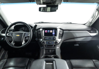 Подержанный автомобиль Chevrolet Tahoe 2016 года (13 фото)