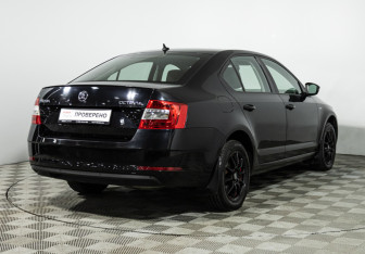 Подержанный автомобиль Skoda Octavia Liftback 2018 года (5 фото)