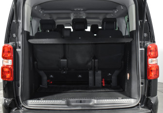 Подержанный автомобиль Peugeot Traveller 2021 года (19 фото)