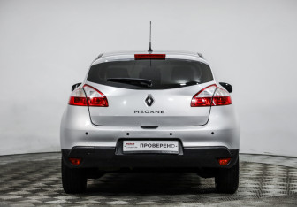 Подержанный автомобиль Renault Megane Hatchback 2013 года (6 фото)
