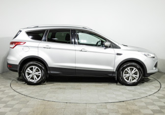 Подержанный автомобиль Ford Kuga 2013 года (4 фото)