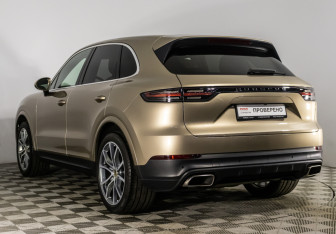 Подержанный автомобиль Porsche Cayenne 2019 года (7 фото)