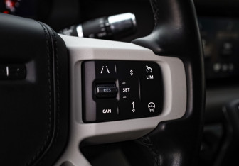 Подержанный автомобиль Land Rover Defender Suv 2021 года (16 фото)