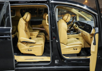 Подержанный автомобиль Voyah Dream 2023 года (33 фото)