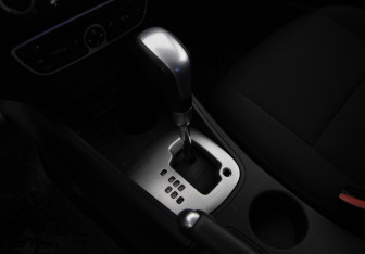 Подержанный автомобиль Renault Fluence 2012 года (14 фото)